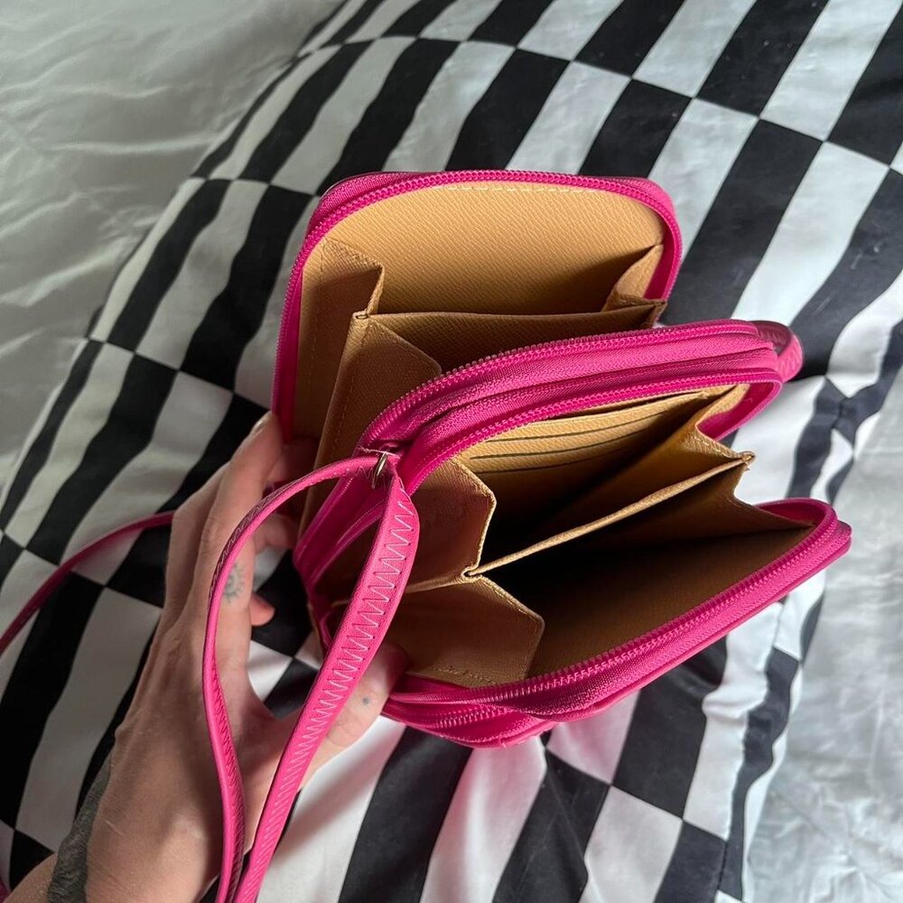 Hot Pink Quilted Heart Purse - Picture 3 of 7